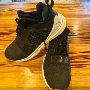 Puma ignite tennis shoes size 7.5